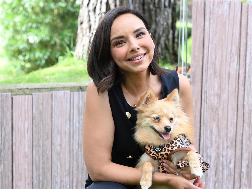 Chenoa con su perrita Cloe