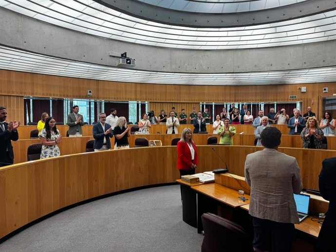Toma de posesión de la concejal de Huétor Vega Carolina Higueras como nueva diputada provincial del PSOE en la Diputación de Granada.
