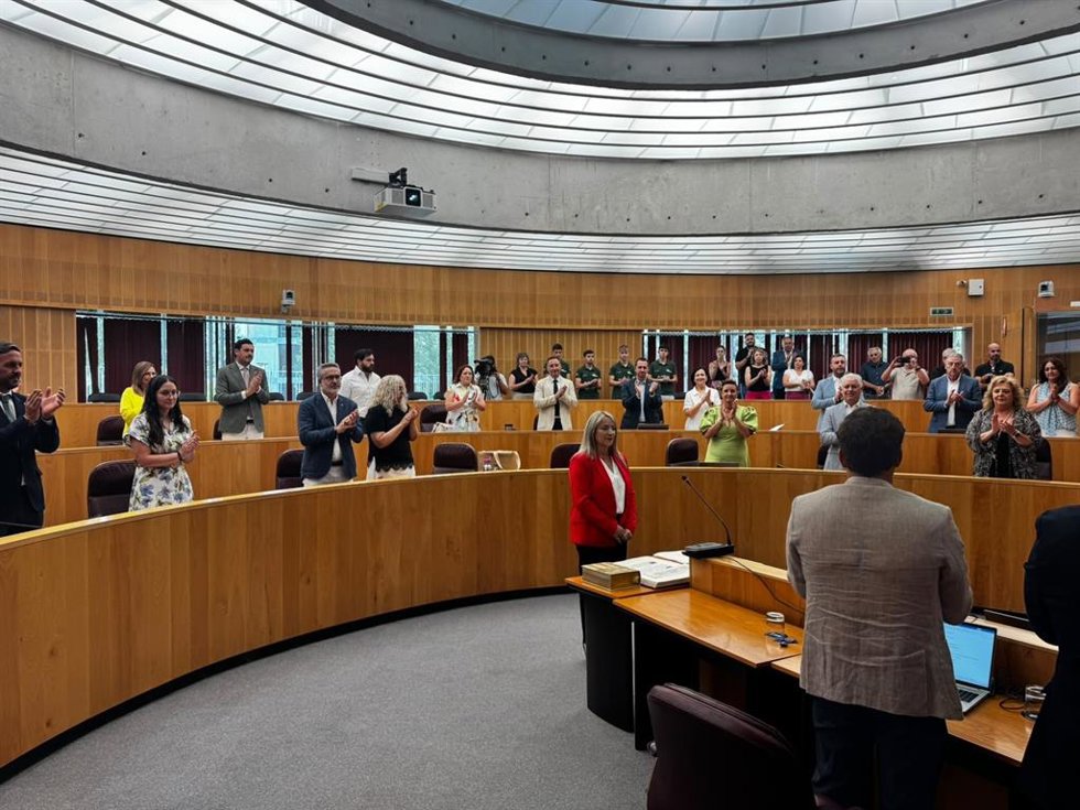 Toma de posesión de la concejal de Huétor Vega Carolina Higueras como nueva diputada provincial del PSOE en la Diputación de Granada.