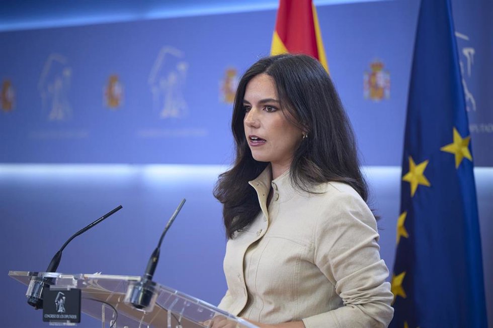 Archivo - La portavoz de VOX en el Congreso, Pepa Millán,  durante una rueda de prensa, en el Congreso.
