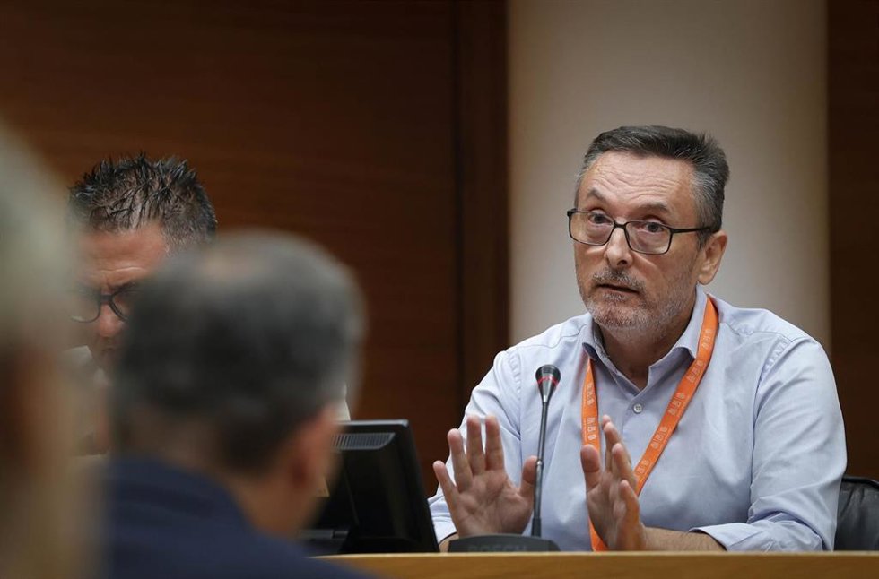 El presidente de la cooperativa de Les Naus, Luis Alberto Meler, este jueves durante su comparecencia en la comisión de investigación de Les Corts Valencianes por las VPP