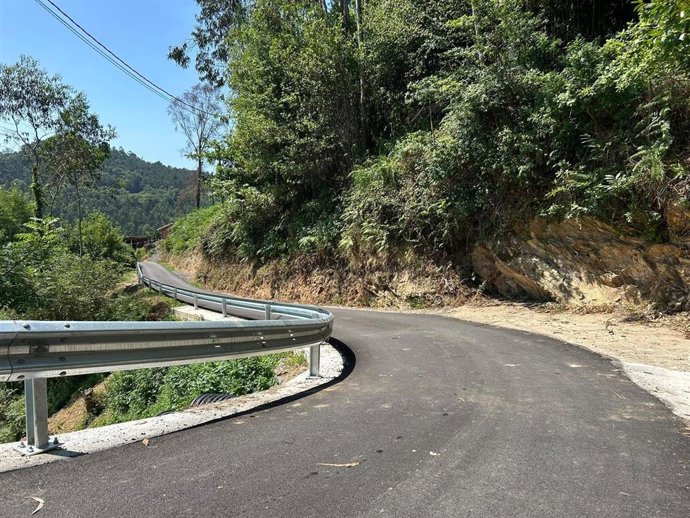 Movilidad finaliza la reforma del vial de acceso a La ZafilSomáu tras invertir 105.400 euros.