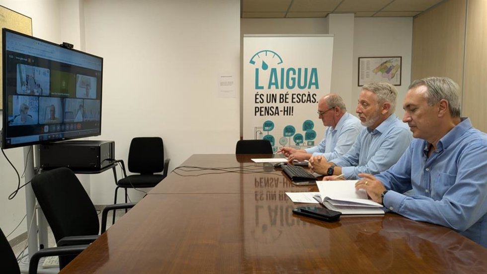 El director general de Recursos Hídricos del Govern, Joan Calafat, en una reunión telemática representantes de la Mancomunitat del Pla de Mallorca.