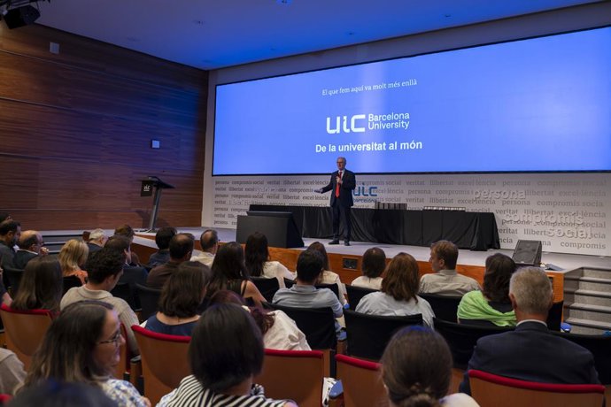 La UIC ha presentado hoy su nueva identidad de marca, que potencia la esencia de la institución