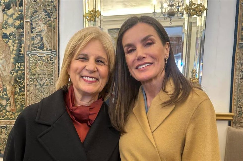 La alcaldesa de Jerez con la Reina de España.