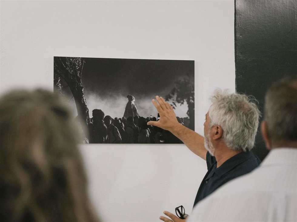 Inauguración de la exposición fotográfica 'Traslado', del fotógrafo portugués Luis Henrique da Cruz.
