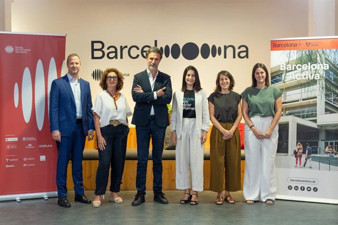 Els participants en la signatura de l'acord