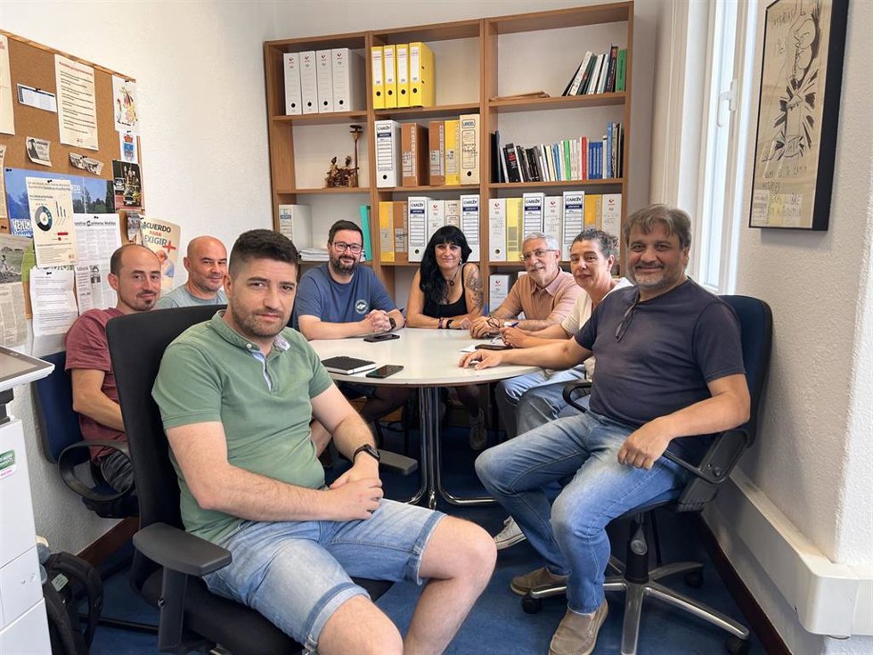 Reunión de IU Oviedo con el Comité de TUA.