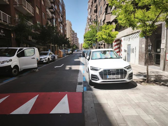 Vecinos de la calle Lardero lamentan que la reforma vaya a inaugurarse "sin corregir ninguna de las deficiencias"