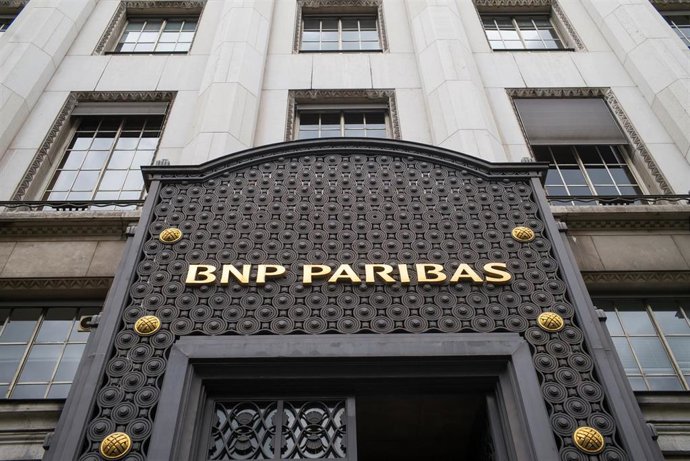 Archivo - Logo del banco frances BNP Paribas.