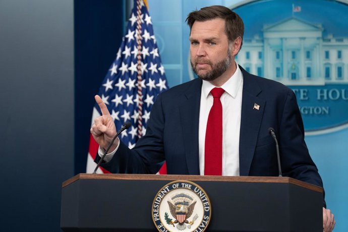 Archivo - 16 June 2026, US, Washington: US Vice President JD Vance briefs the press corps in the White House briefing room about the recently agreed US-Iran Memorandum of Understanding (MOU). Photo: Andrew Leyden/ZUMA Press Wire/dpa