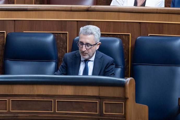 El ministro de Hacienda, Arcadi España, durante la celebración de una sesión extraordinaria del Pleno del Congreso de los Diputados, a 23 de julio de 2026, en Madrid (España). 