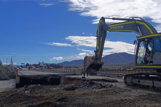 Vallenar 21 de julio 2026. Vista general del puente Maitencillo del Río Huasco de Vallenar en medio de la emergencia por el sistema frontal. Claudio Lopez/Aton Chile