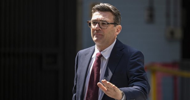 Burnham establece una nueva sede gubernamental en Manchester como signo de su declarado afán descentralizador