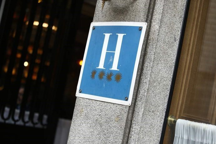 Archivo - Logo de un hotel