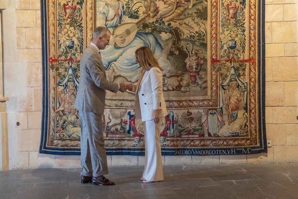 La presidenta de Baleares, Marga Prohens, durante una audiencia con el rey Felipe VI en el Palacio Real de la Almudaina, a 24 de julio de 2026, en Palma de Mallorca, Baleares (España). 