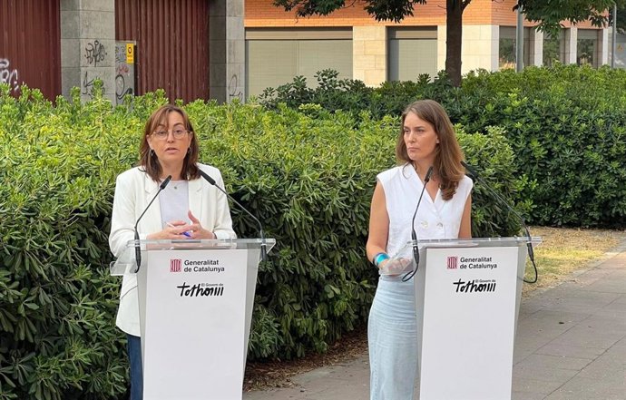 La consellera de Territori, Habitatge i Transició Ecològica, Sílvia Paneque, i la presidenta dels Comuns al Parlament, Jéssica Albiach