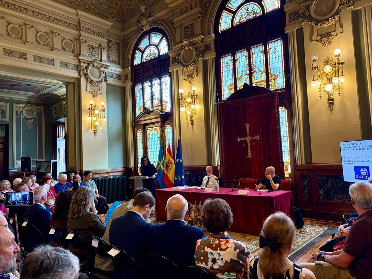 Cultura defiende las políticas de protección y normalización del asturiano en el congreso de ALCEM