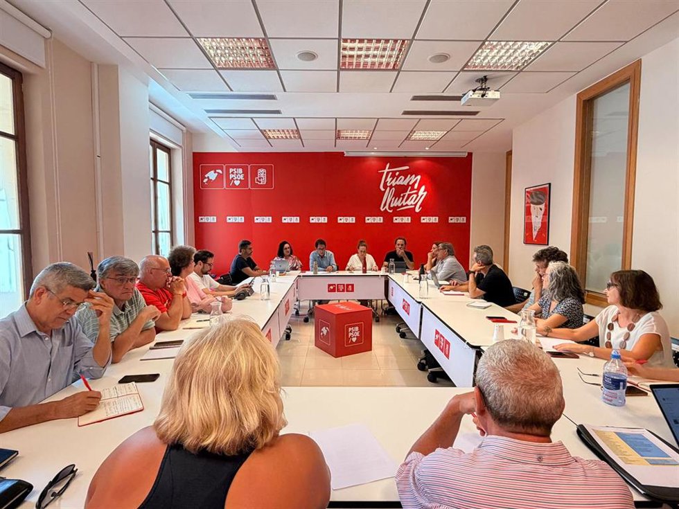 La Agrupación Socialista de Palma en una junta.