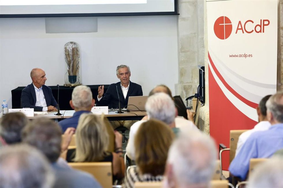 Fernando García Sánchez, jefe del Estado Mayor de la Defensa entre 2011 y 2017 en el Curso de Verano de la Universidad CEU Fernando III en El Puerto.