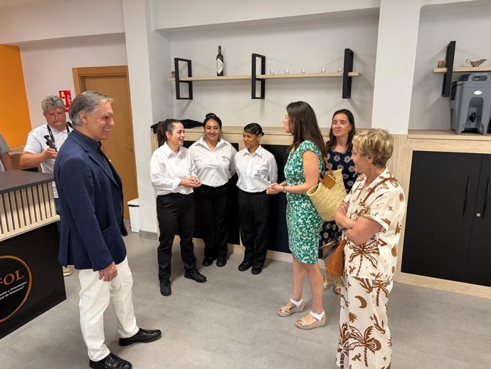 El alcalde visita el Centro de Formación y Orientación Laboral.