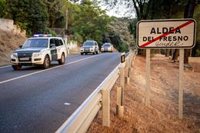 Inquietud y un llamamiento a la calma: municipios afectados por incendios abren instalaciones y piden no difundir bulos