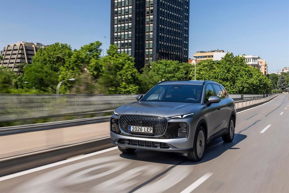 Lepas abre los pedidos del SUV híbrido enchufable L8 en España desde 33.990 euros