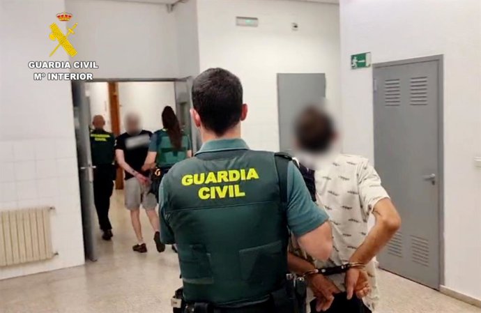 Detenidos los autores de sustraer una furgoneta que utilizaron para robar en un edificio municipal de Reocín