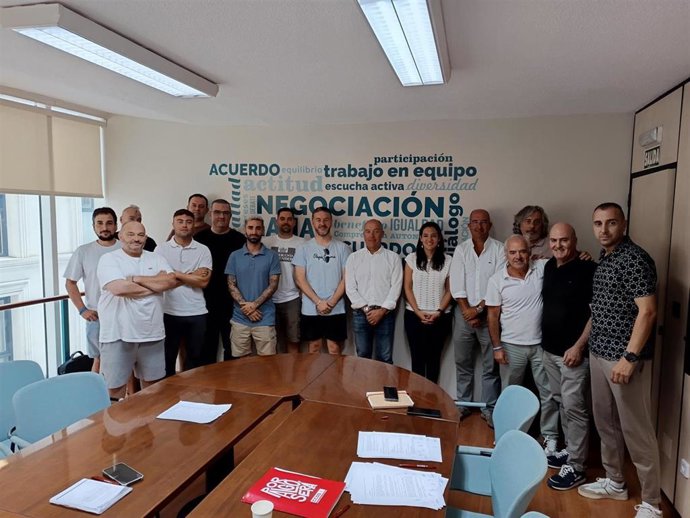 Firmantes del nuevo convenio colectivo de almacenistas de Cantabria