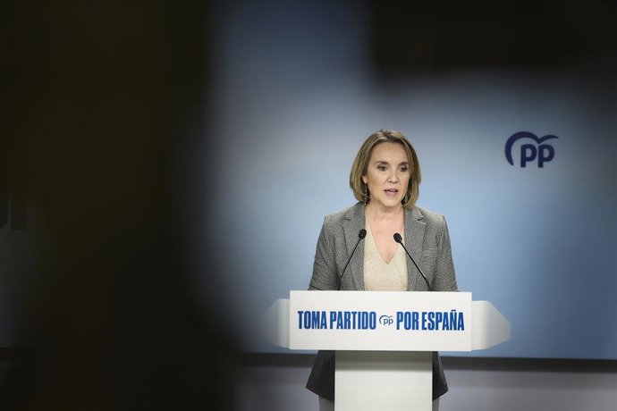 Archivo - Arquivo - A vice-secretária de Regeneração do Partido Popular, Cuca Gamarra, durante uma coletiva de imprensa após a reunião do Comitê de Direção do PP, na sede do partido, em 15 de dezembro de 2025, em Madri (Espanha).