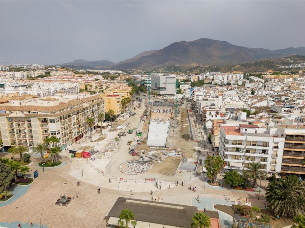 Vista aeréa de las obras del futuro bulevar de Estepona.