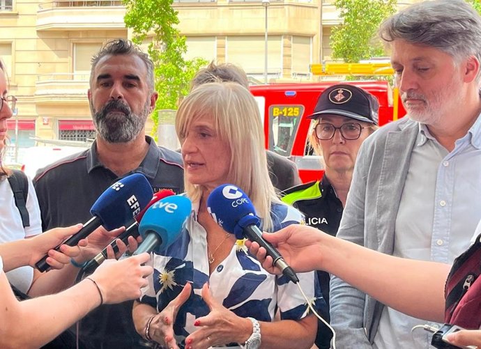 La delegada de la Generalitat en Barcelona, Pilar Díaz, y el director general de Infraestructuras de Movilidad de la Generalitat, Ramon Ramírez.
