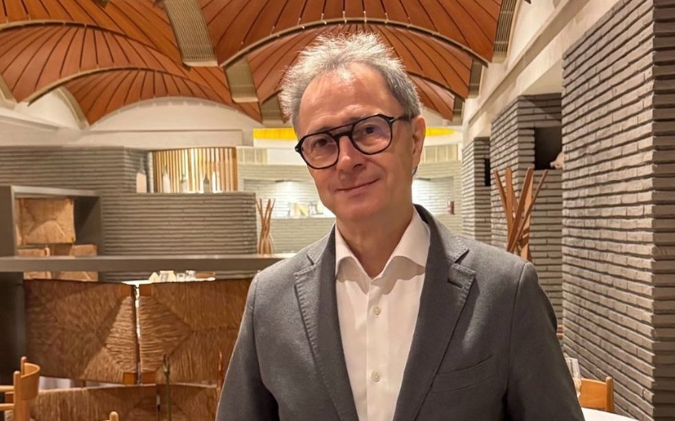 Casto Copete, jefe de sala del restaurante Nou Manolín (Alicante),