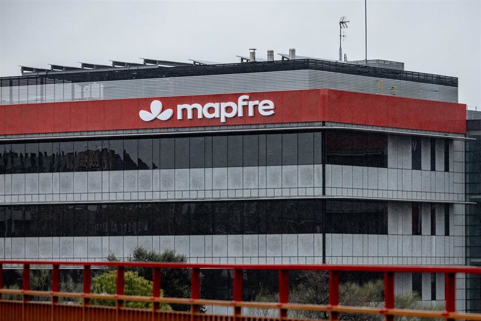 Archivo - Nueva imagen de Mapfre implantada en las fachadas de las oficinas centrales de la aseguradora en Majadahonda, a 29 de enero de 2026, en Majadahonda, Madrid (España). 