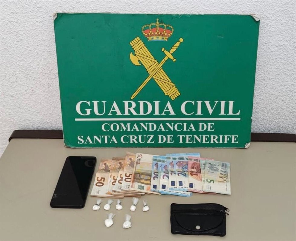 Droga y dinero intervenido por la Guardia Civil en Tacoronte