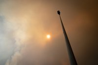 Madrid enfrenta el "peor incendio de su historia", la prioridad es salvar vidas y prepara nuevos desalojos