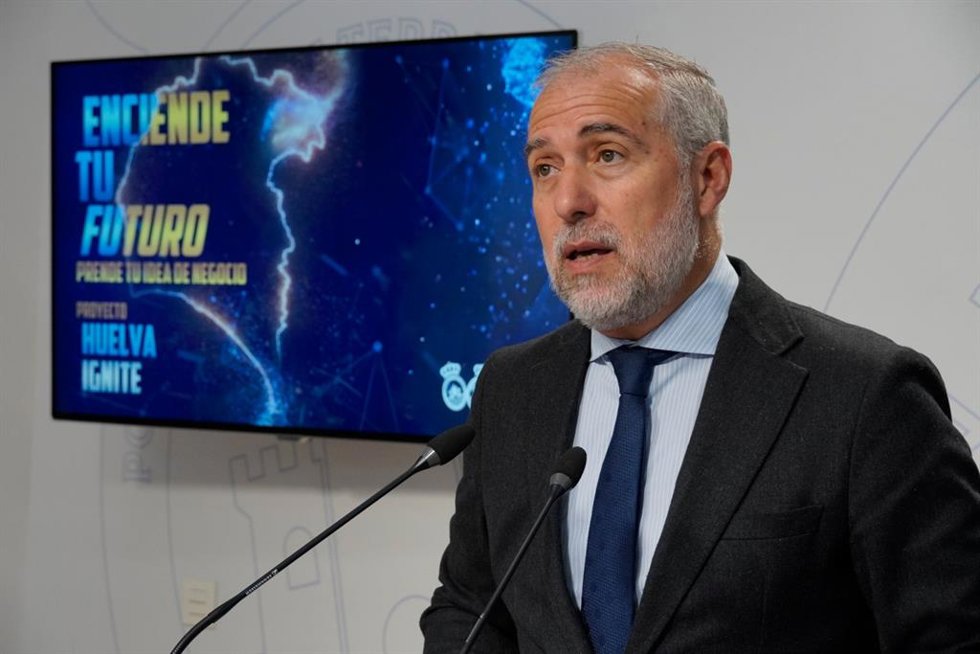 Archivo - El coordinador de la Oficina de Gestión y Estrategia para Empresas Marca Huelva de la Diputación de Huelva, Emiliano Cabot.
