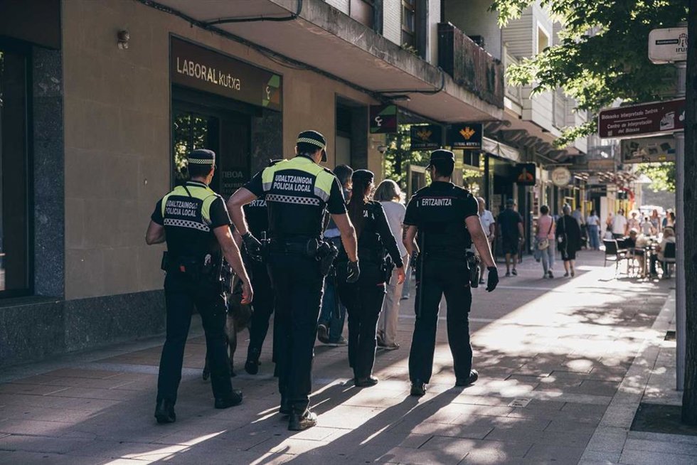 Archivo - Policía local de Irun (Gipuzkoa)