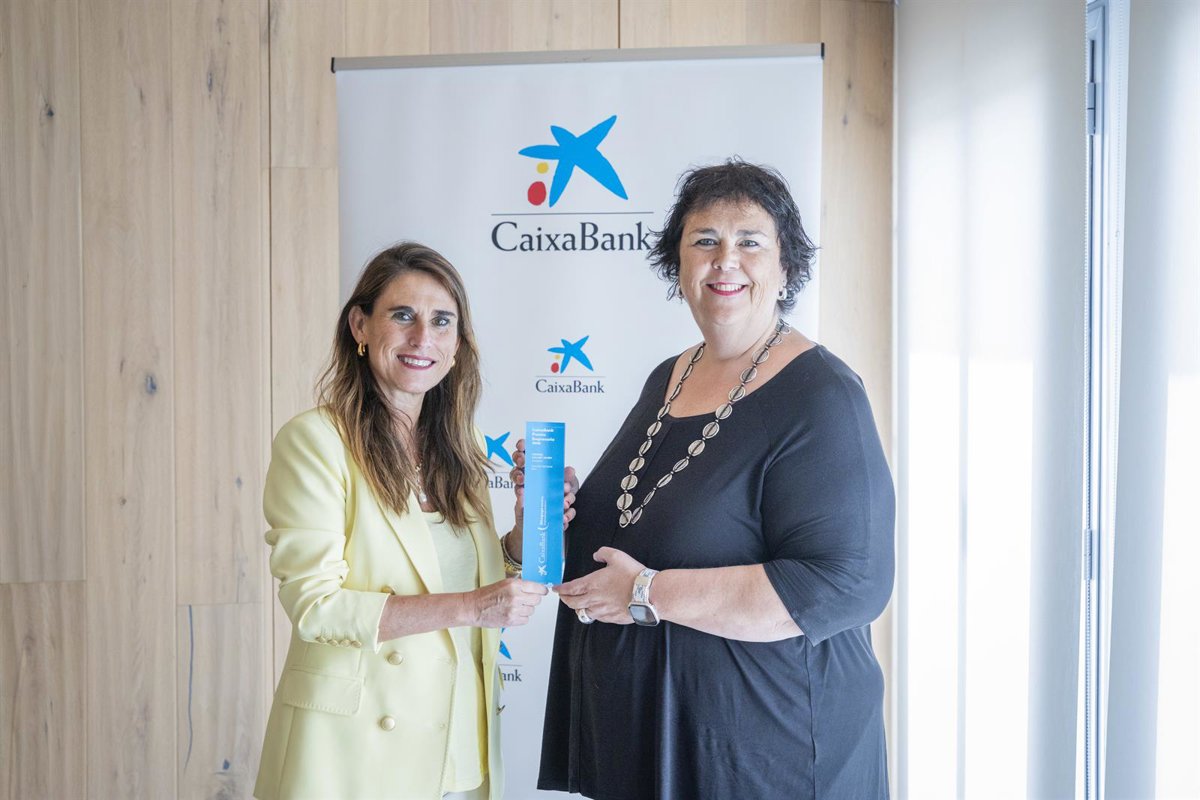 CaixaBank reconoce a Cristina Gallart, presidenta de FRIBIN Foods, con el  Premio Empresaria  de la Territorial Ebro