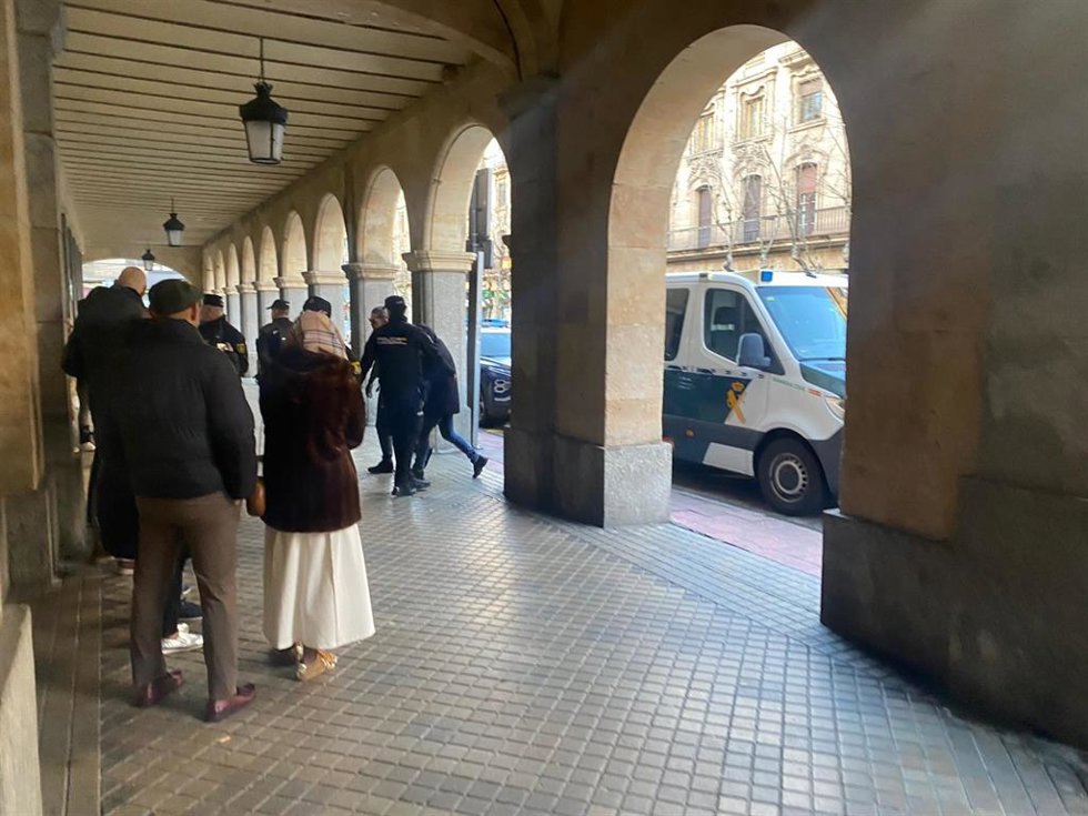 Entrada del acusado al juicio en la Audiencia Provincial de Salamanca en enero.