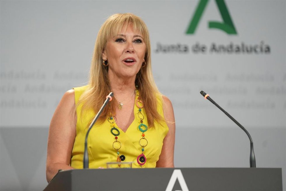 La vicepresidenta tercera y consejera de Economía, Hacienda y Fondos Europeos, y portavoz del Gobierno andaluz, Carolina España