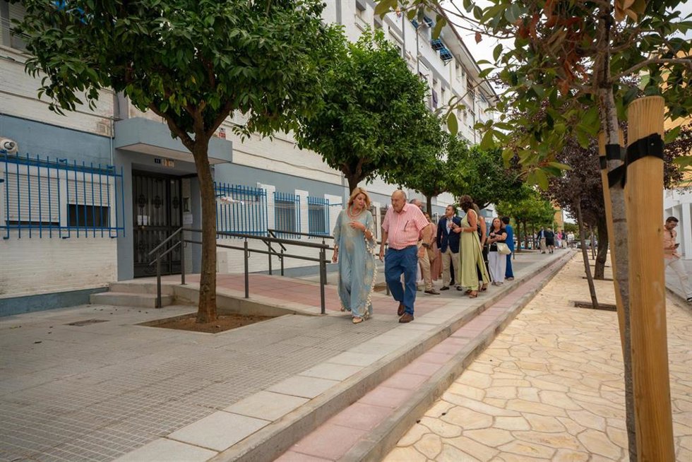 Inauguración de la transformación de la calle Santos Chocano en La Hispanidad de Huelva.