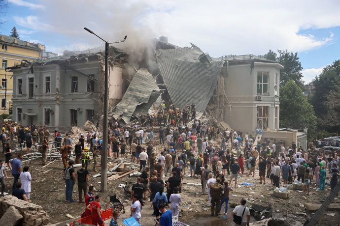 July 8, 2024, Kyiv, Ukraine: People search for victims after the Russian army launched a rocket attack on the ''Ohmatdyt'' children's clinic. In the morning, the Russian army carried out a mass missile attack on the Ukrainian cities of Kyiv, Dnipro, Kryvy