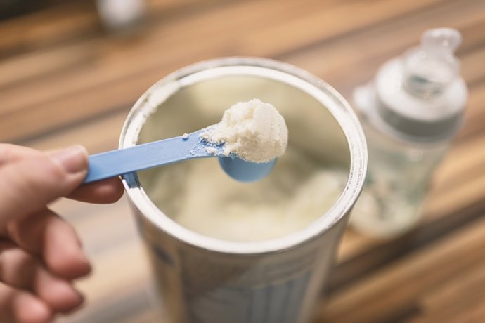 Archivo - Imagen de recurso de leche fórmula.