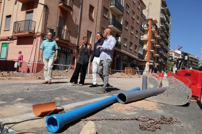El alcalde y la concejala de Medio Ambiente, en su visita a las obras.