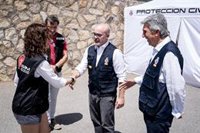 El delegado aboga por "salvar vidas" en el incendio y no caer en "ninguna distracción" por las polémicas políticas
