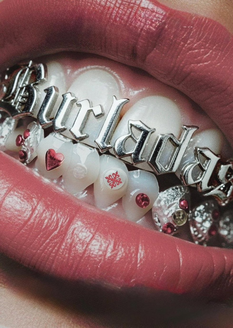 Cartel de 'Burladas' .