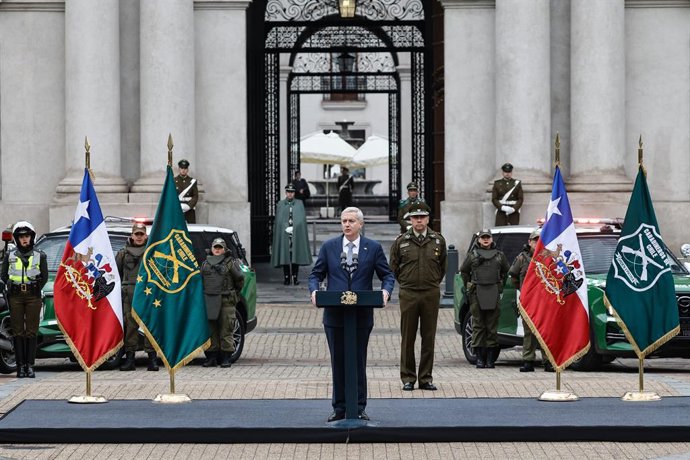 Santiago, 24 de julio de 2026.  Presidente de la Republica Jose Antonio Kast participa de la ceremonia de firma de re fortalecimiento de Carabineros en la Plaza de la Constitucion  Diego Martin/Aton Chile