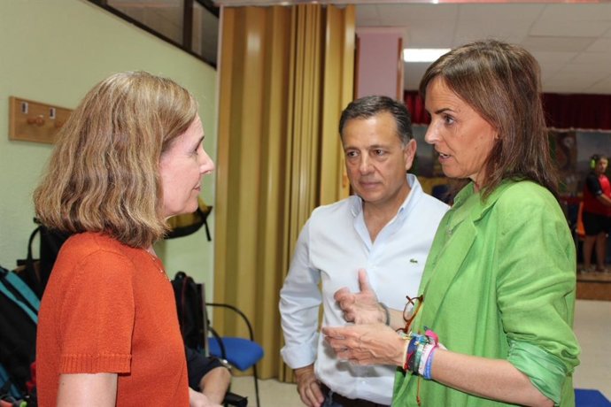 La vicesecretaria nacional de Sanidad y Política Social del Partido Popular, Carmen Fúnez, junto al alcalde de Albacete, Manuel Serrano.
