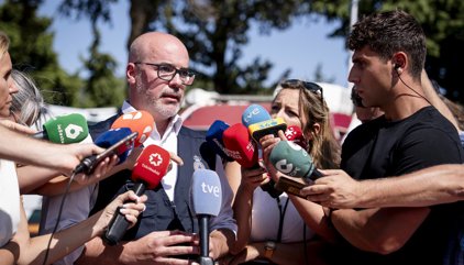 Ordenan la evacuación de Zarzalejo y Navalagamella ante el avance del incendio hacia El Escorial